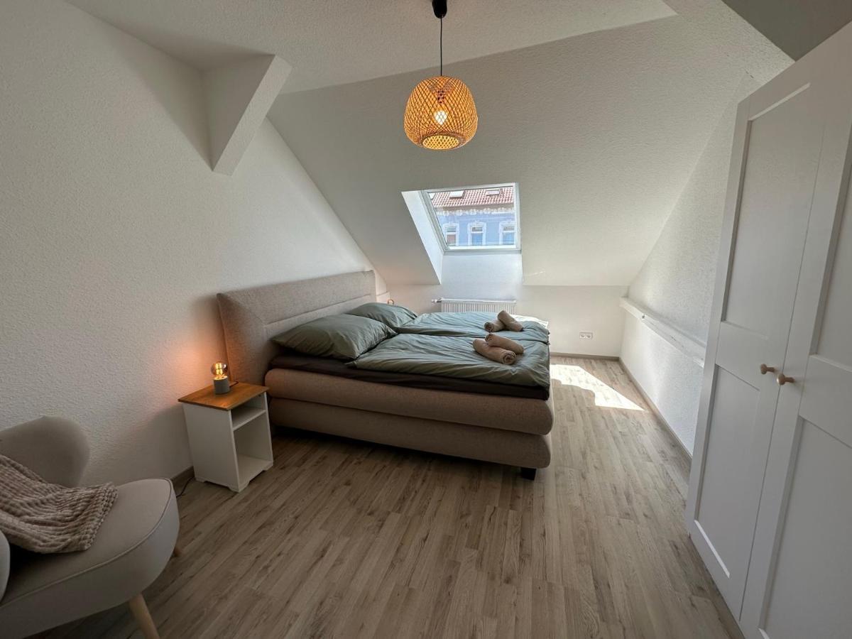 Gemuetliche Neurenovierte Dachgeschosswohnung Erfurt Exterior foto