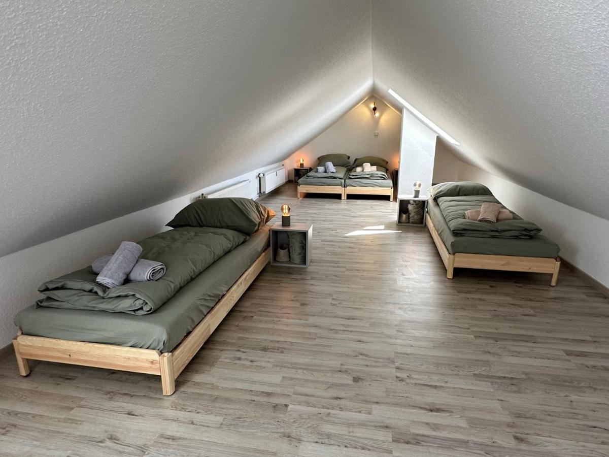 Gemuetliche Neurenovierte Dachgeschosswohnung Erfurt Exterior foto