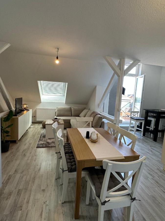 Gemuetliche Neurenovierte Dachgeschosswohnung Erfurt Exterior foto